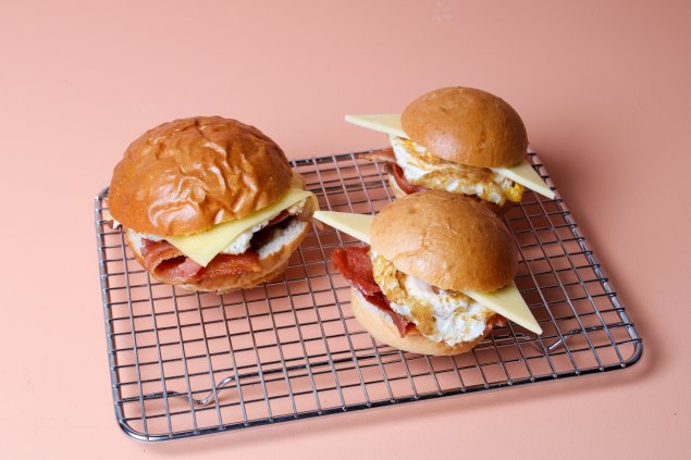 Bacon and Egg Sliders